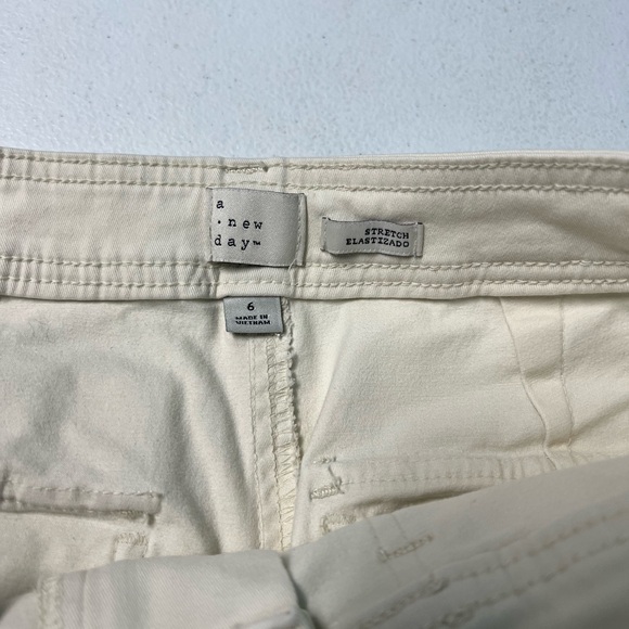a new day women's Light Cream capri style Chinos size 6 - Picture 3 of 5